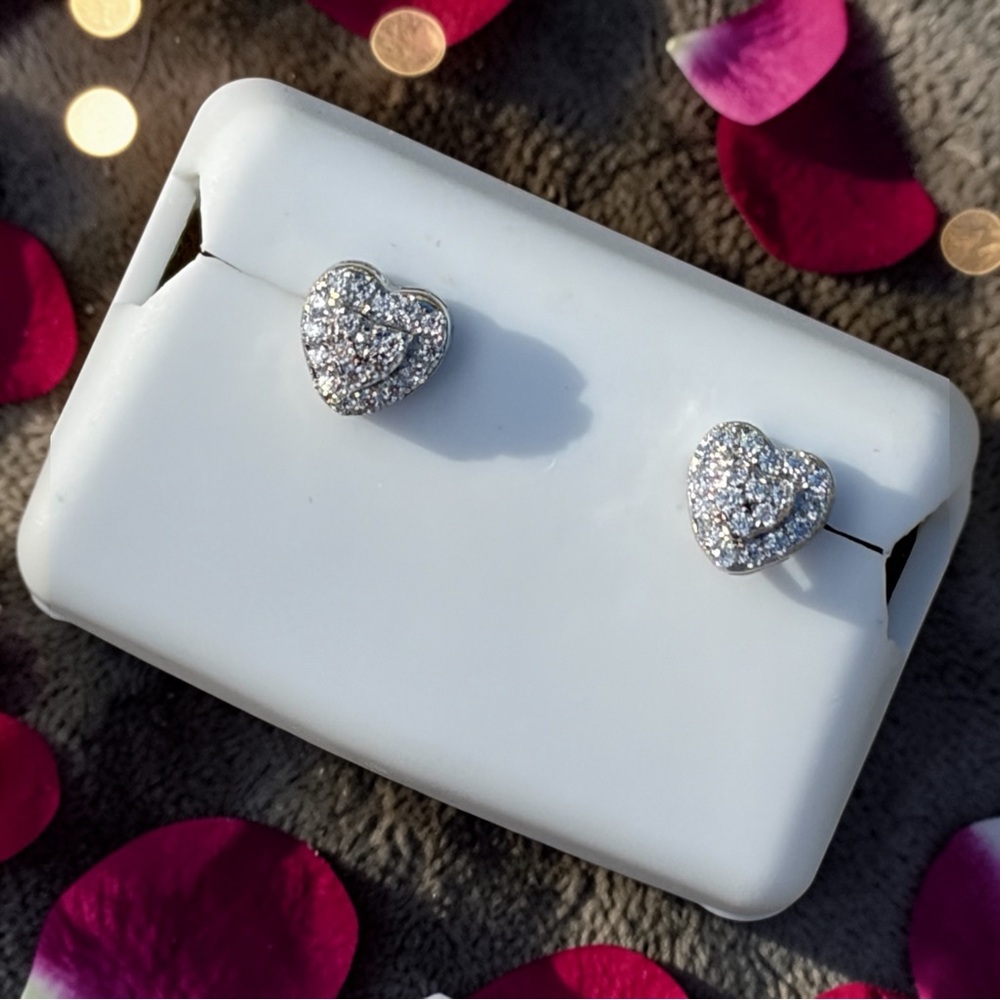 Sterling Silver 925 Heart Pavé Moissanite Stud Earrings - White - Picture 5 of 6